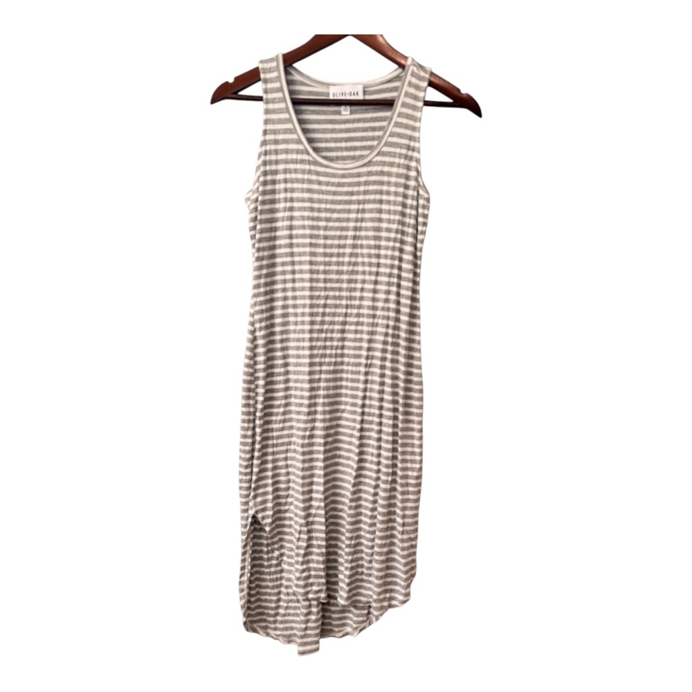 Olive & Oak Gray and White Stripe Sleeveless Midi Tee Shirt Dress. Size Small